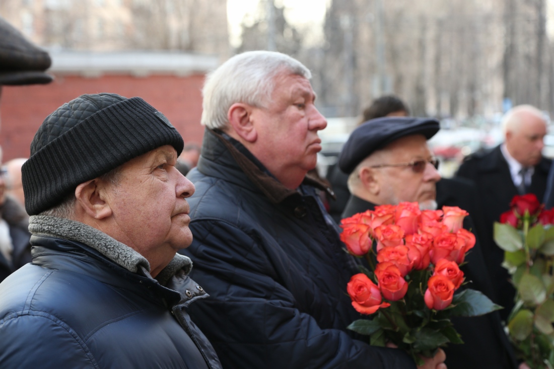 К 75-летию Виктора Черномырдина