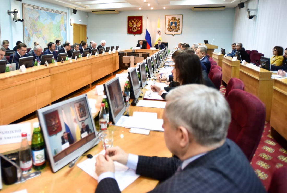 В Ставрополе Виктор Зубков и Губернатор Ставропольского края Владимир Владимиров провели совещание по вопросам укрепления платежной дисциплины потребителей Ставропольского края